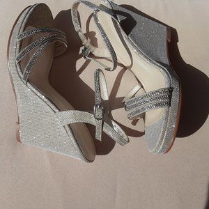 David's Bridal Karly glitter rhinestone wedge champagne size 8
